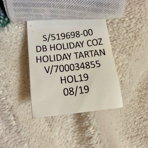 GAP Acrylic Tartan Plaid Large Holiday Winter Scarf/Wrap - Picture 12 of 13